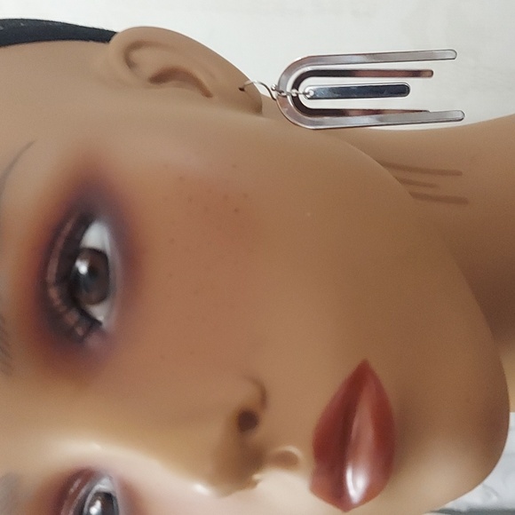 U- shape Tiered Geometric Hanging silver earrings New - Picture 3 of 4